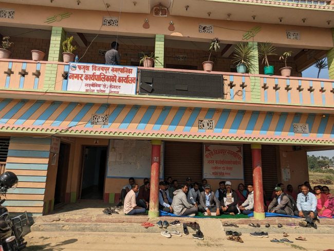 दुईपक्षीय सहमतिपछि शिक्षकको आन्दोलन स्थगित