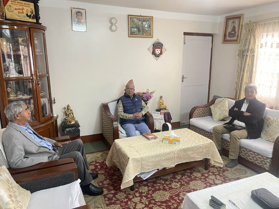 नयाँ गठबन्धन भत्काउन कांग्रेस सक्रिय : माधव नेपाल सकारात्मक भएको दाबी