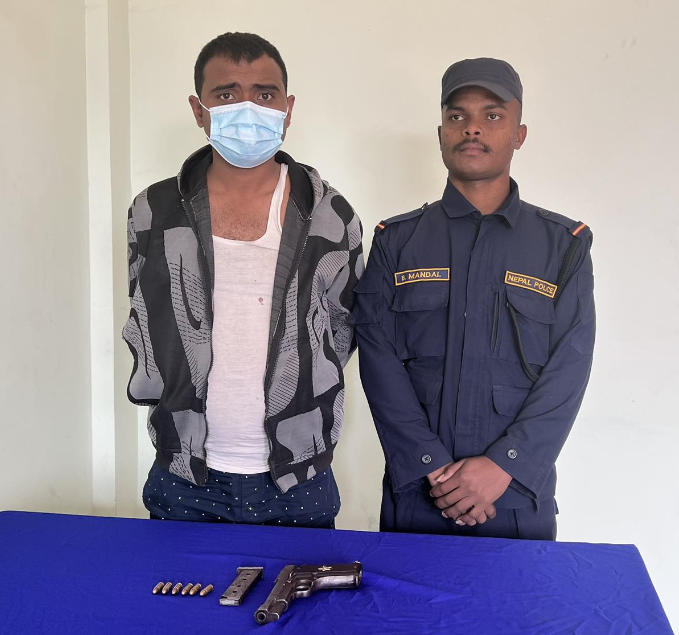 सर्लाहीमा अमेरिकन पेस्तोलसहित २ जना पक्राउ