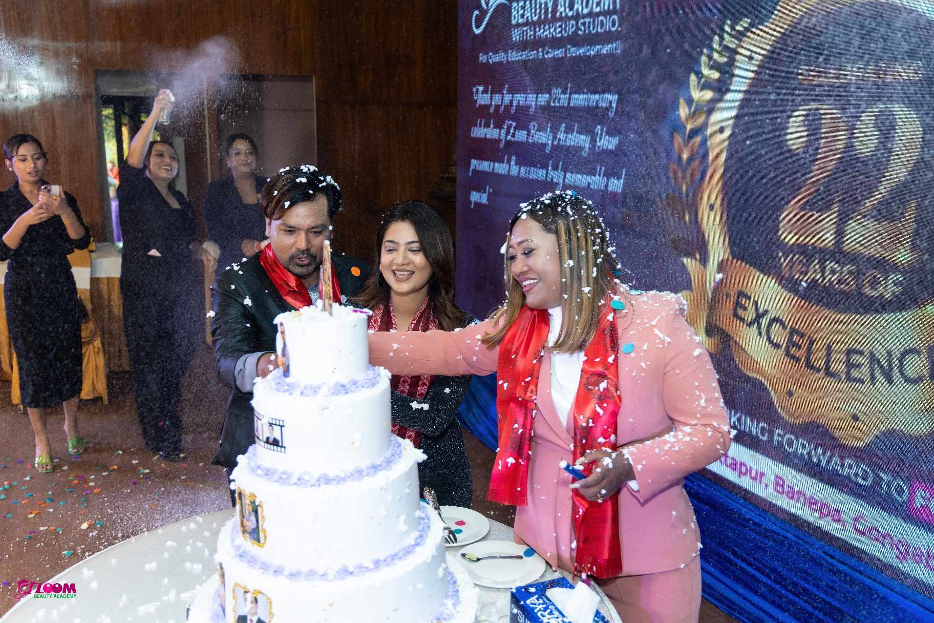 जुम ब्यूटी एकेडेमीले भव्य रुपमा मनायो २२ औँ वार्षिकोत्सव