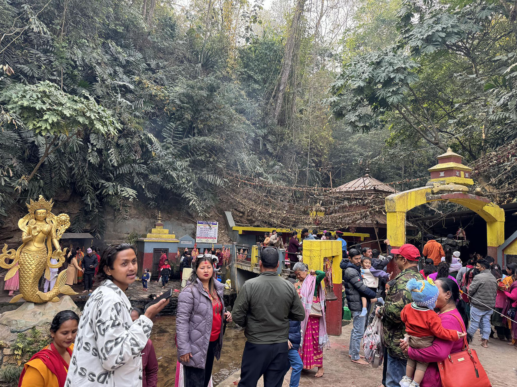 छाब्दीमा भक्तजनको घुइँचो