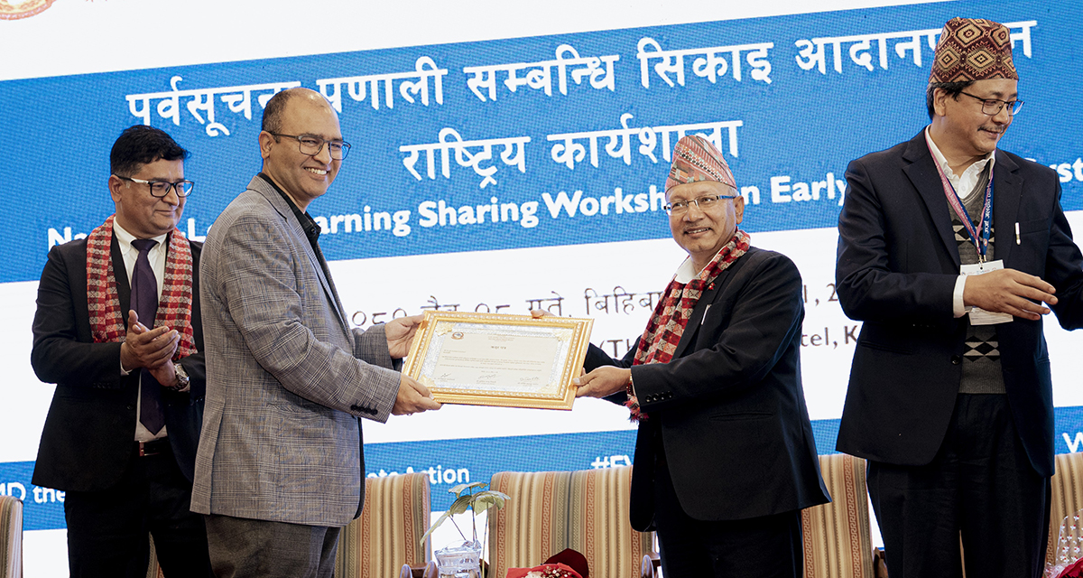 सरकारद्वारा एनसेल सम्मानित, पूर्व सूचना प्रणालीमा पुर्‍याएको  योगदानका लागि कदर