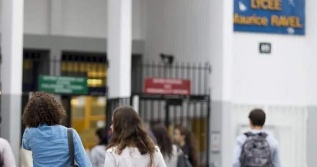 फ्रान्समा हेडस्कार्फका विषयमा फेरि विवाद