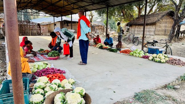 तीन दशकपछि तरेगणामै पुनः हाटबजार सञ्चालन हुँदा किसान खुसी