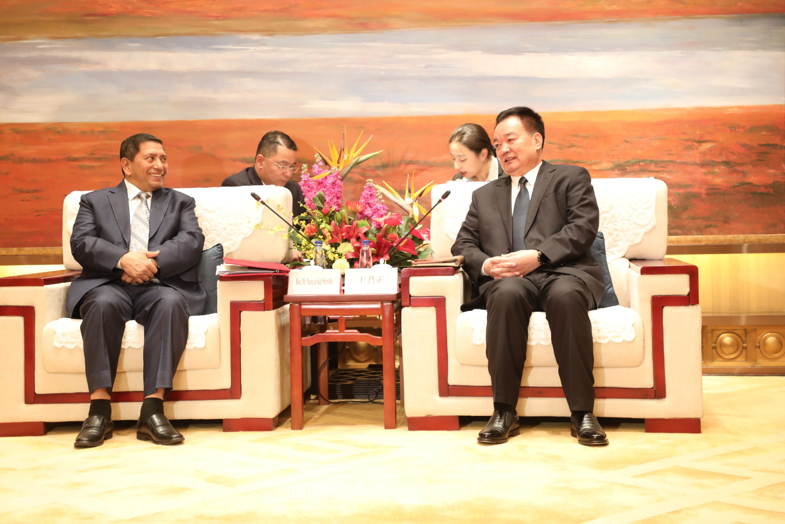 सीमा क्षेत्रका बासिन्दाले भोग्नुपरेका समस्या समाधान गर्न उपप्रधानमन्त्री श्रेष्ठको आग्रह