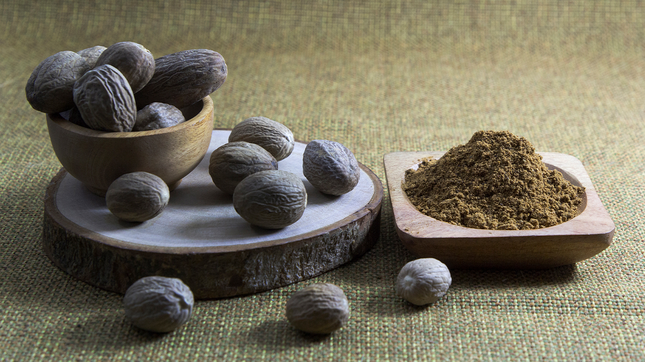 पुरुषले दिनहुँ जायफल किन खाने ? जान्नुहोस अचम्मको फाइदा