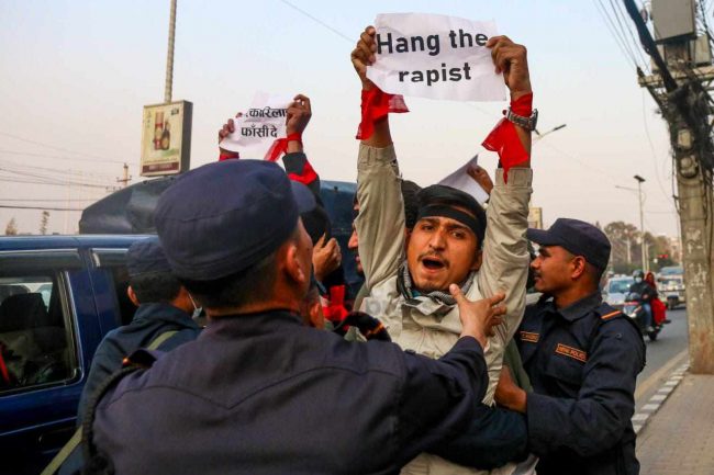 शालिनको हत्याविरुद्ध नेविसंघद्वारा संसद भवन अगाडि प्रदर्शन