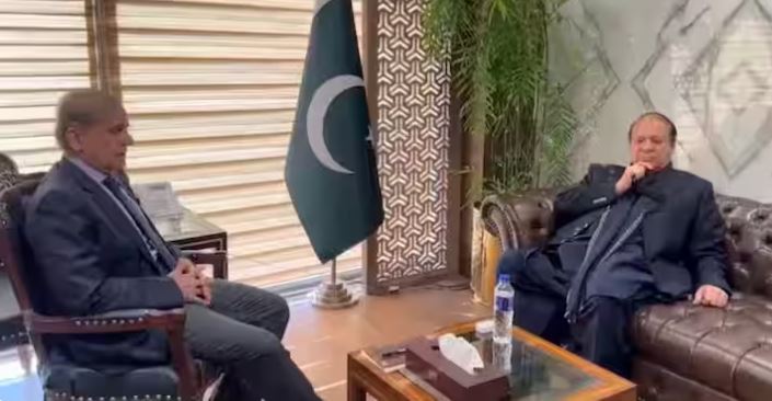 नयाँ सरकारलाई मान्यता नदिन पाकिस्तानका सांसदले लेखे अमेरिकी राष्ट्रपतिलाइ पत्र