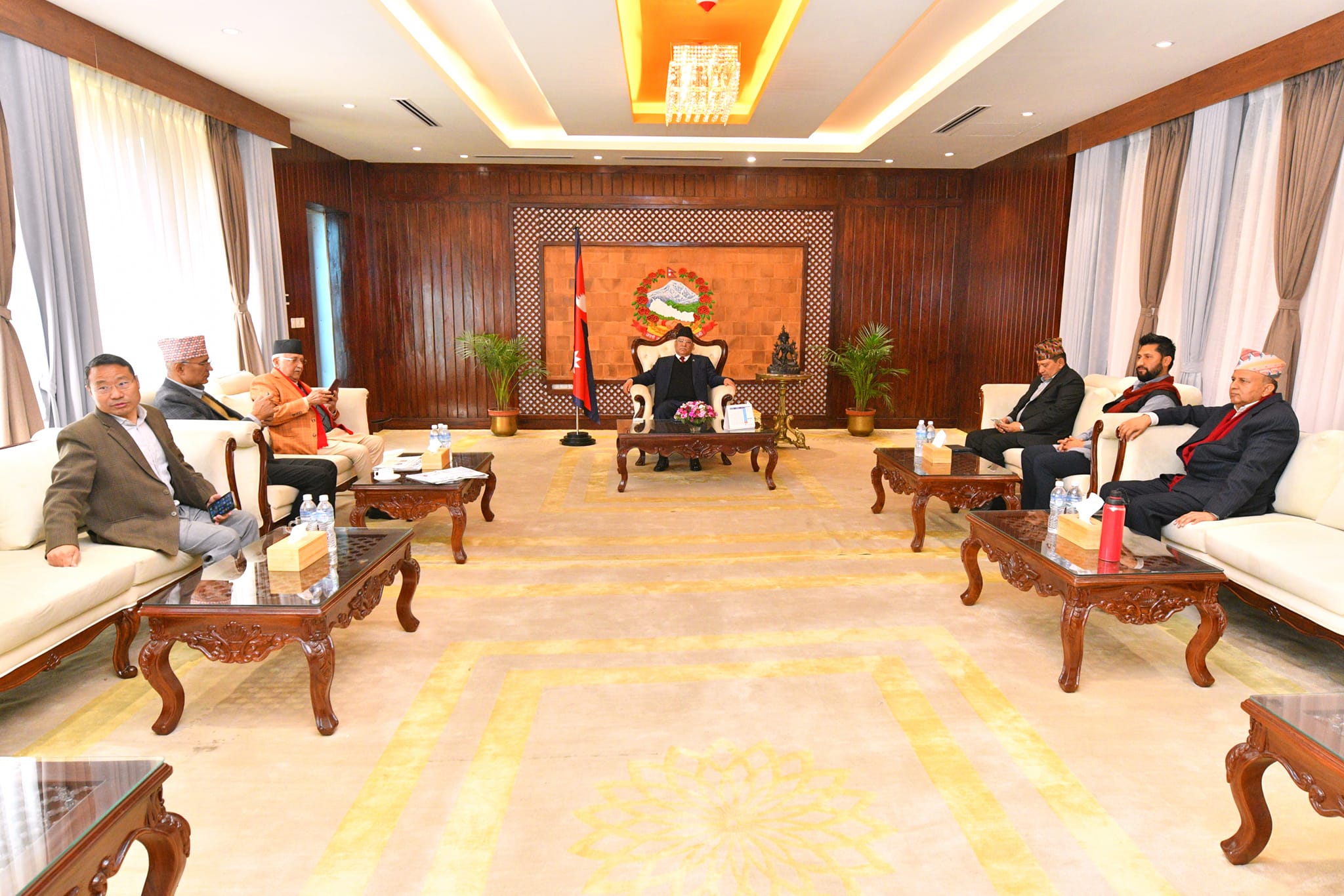 सत्ता गठबन्धनको बैठक बस्दै, मन्त्रालय बाँडफाँटका विषयमा छलफल