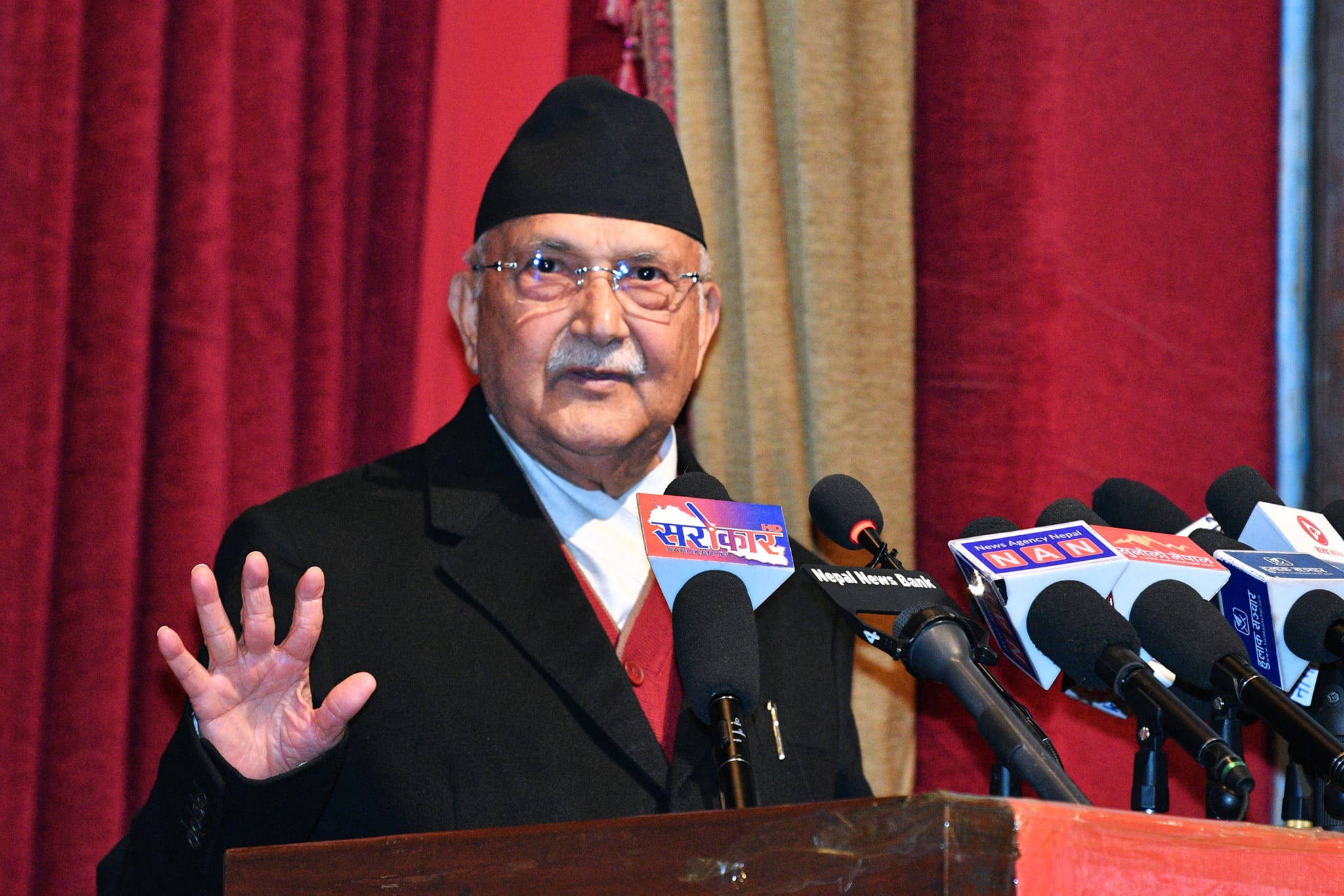 गरिबीलाई शून्यमा झार्नु छ : अध्यक्ष ओली