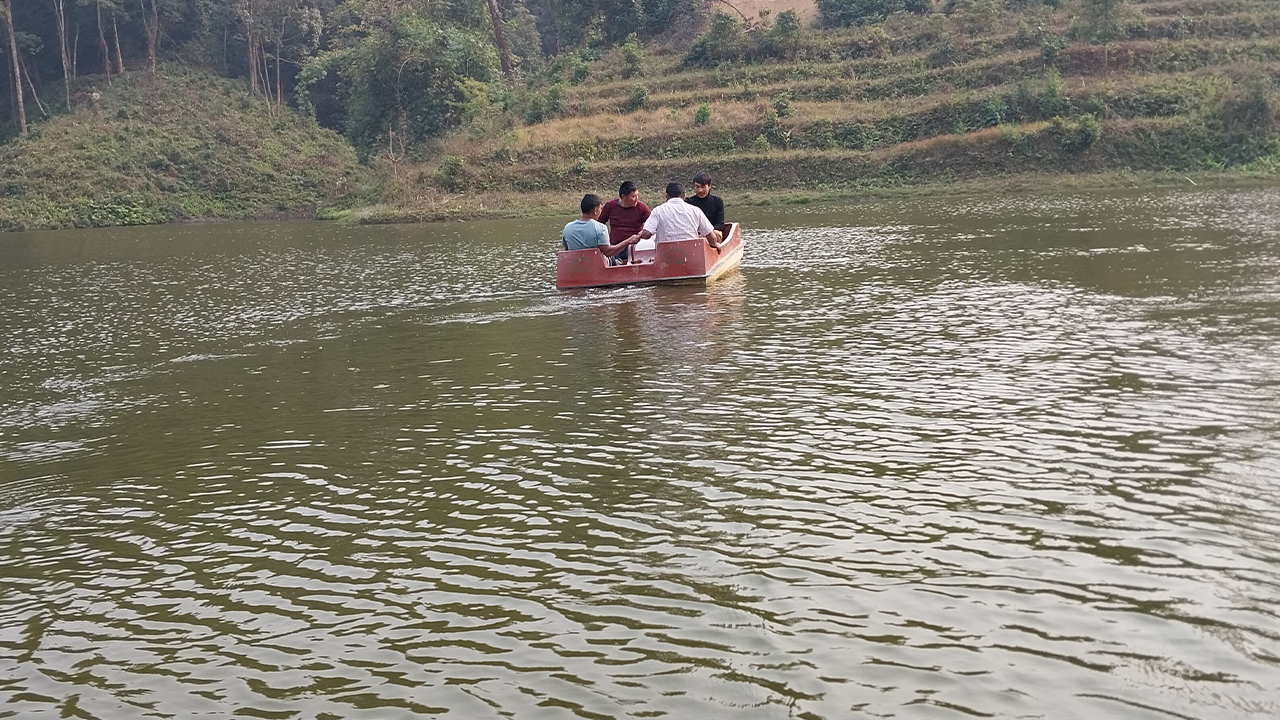 आन्तरिक पर्यटकको गन्तव्य बन्दै ‘तेह्रकुने सिमसार’