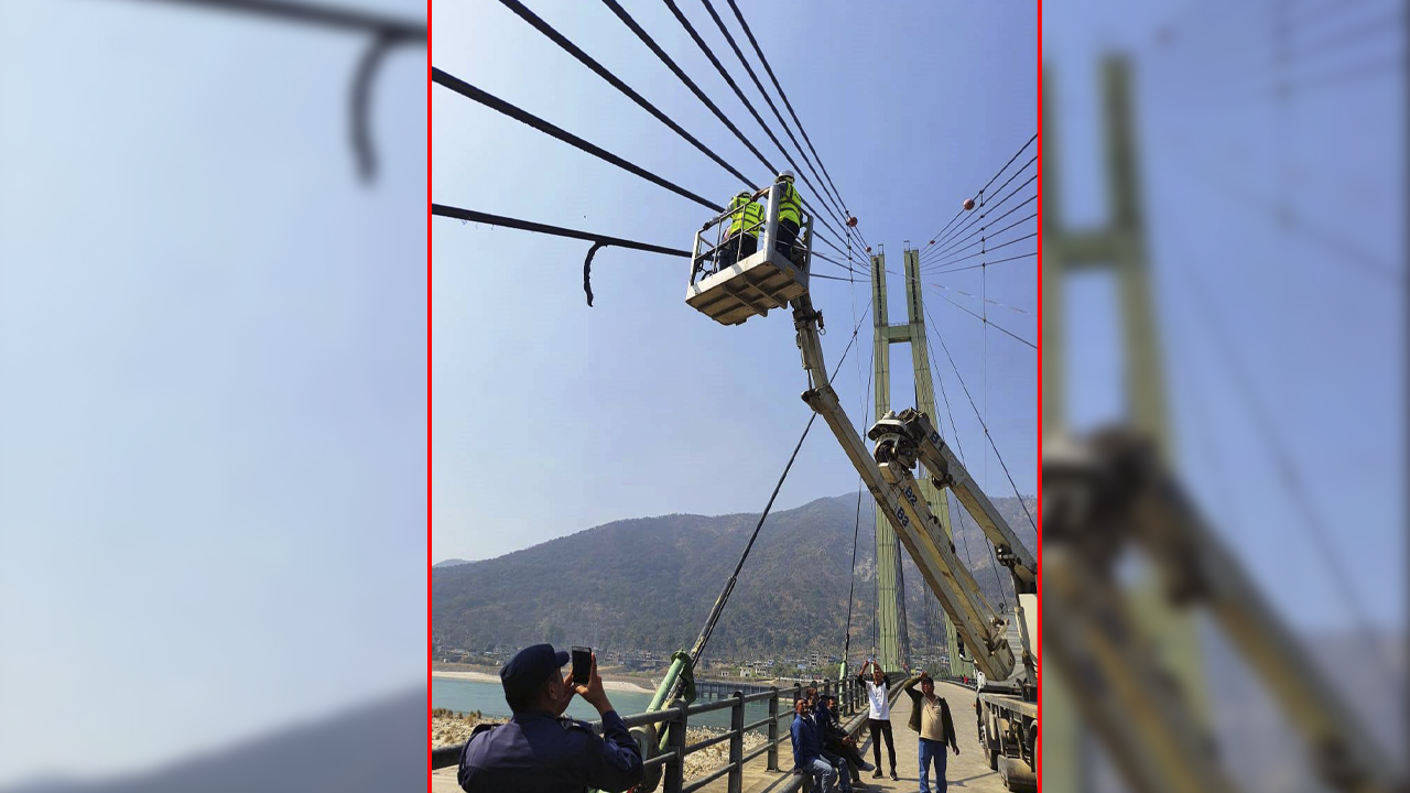 कर्णाली पुलको परीक्षण