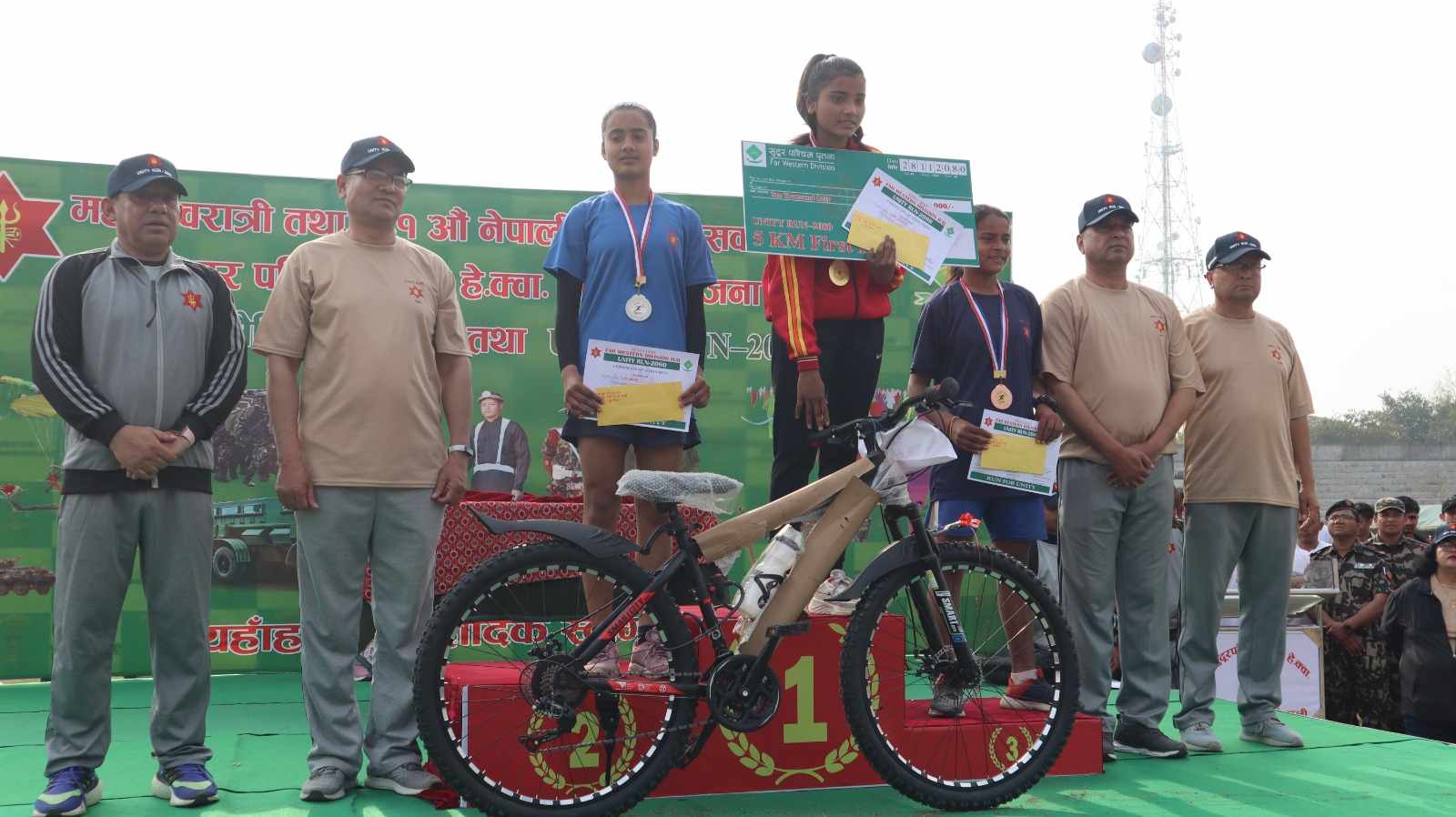 सेना दिवसमा आयोजित ‘युनिटी रन’मा संजिव र तुलसी पहिलो