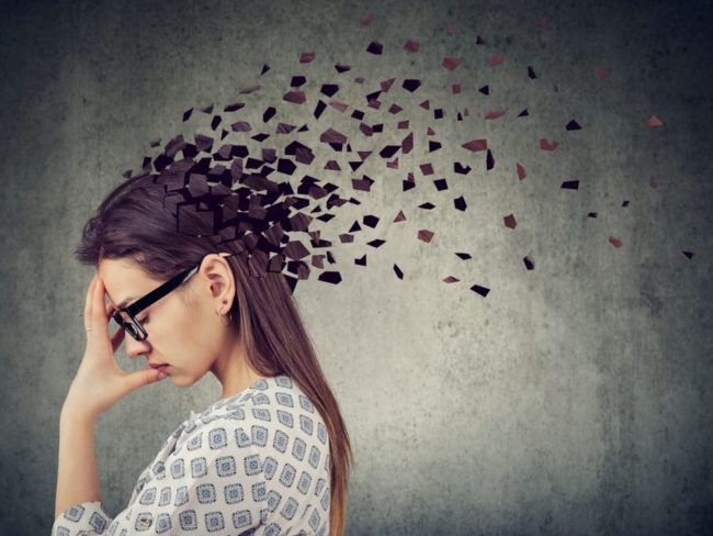 के स्मरणशक्ति कमजोर हुनु डिमेन्सियाको प्रारम्भिक लक्षण हो? यसरी गर्नुहोस् पहिचान