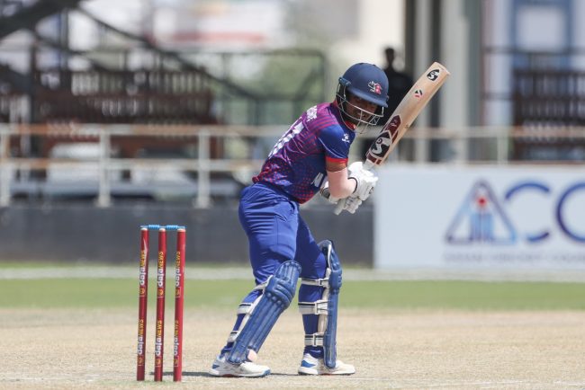 नेपालले युएइलाई दियो १२० रनको लक्ष्य