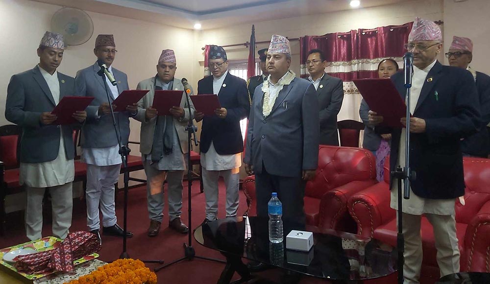 बागमतीमा एमालेका चार मन्त्रीले लिए शपथ