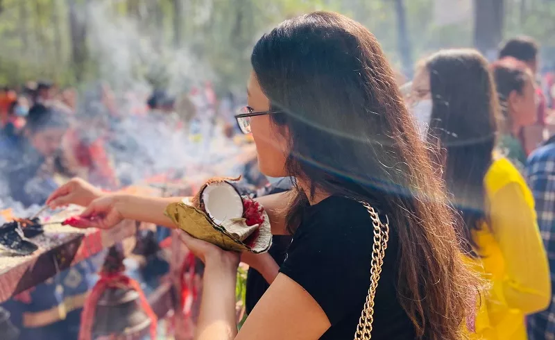 चैतेदसैं : चितवनको विक्रमबाबा, सोमेश्वर र गोद्धकमा मेला