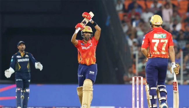 आइपिएल: गुजरातमाथि पञ्जाव किंग्स ३ विकेटले विजयी