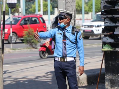 ट्राफिक प्रहरीलाई इन्फ्लुएन्जा विरुद्धको खोप