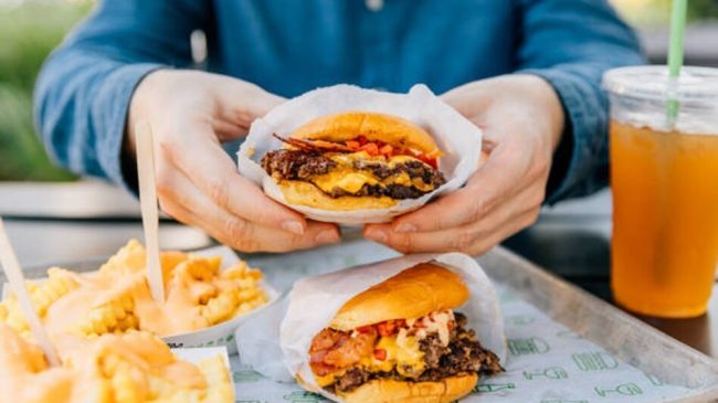 प्रेमिकाका लागि अर्डर गरेको बर्गर खाइदिएको भन्दै साथीको हत्या !