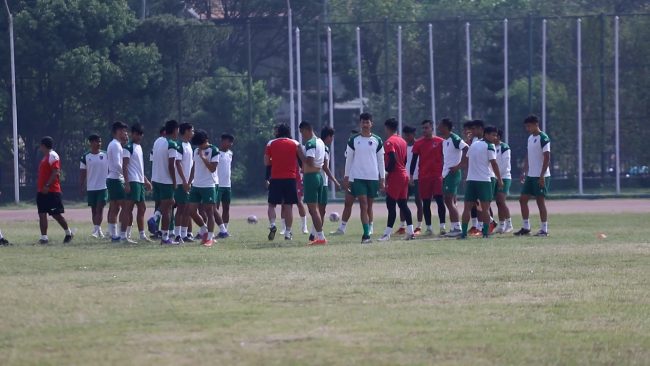 मैत्रिपूर्ण खेलका लागि राष्ट्रिय फुटबल टिमको प्रशिक्षण सम्पन्न (भिडियो)