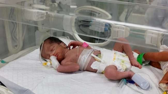 इजरायली आक्रमणमा गर्भवती महिलाको मृत्यु, डाक्टरले गर्भमा रहेको बच्चालाई बचाए
