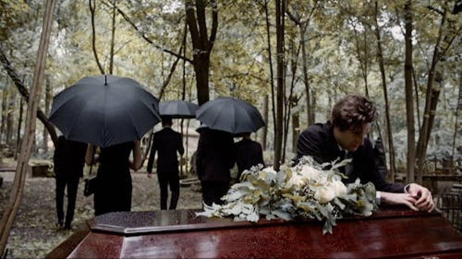 दाजुको अन्तिम संस्कारका बेला भाइले लुकेर लाशको कान काटेर आफूसँग राखेपछि…