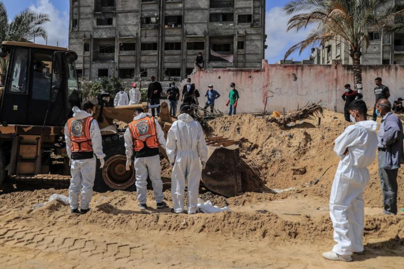 गाजा: खान युनिस अस्पतालमा सामूहिक चिहानमा दुई सयभन्दा बढी शव फेला परे