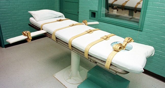 बहिनीको हत्या गरेर लाशलाई बलात्कार गर्नेलाई मृत्युदण्ड, ११ मिनेट तड्पिएपछि मरे