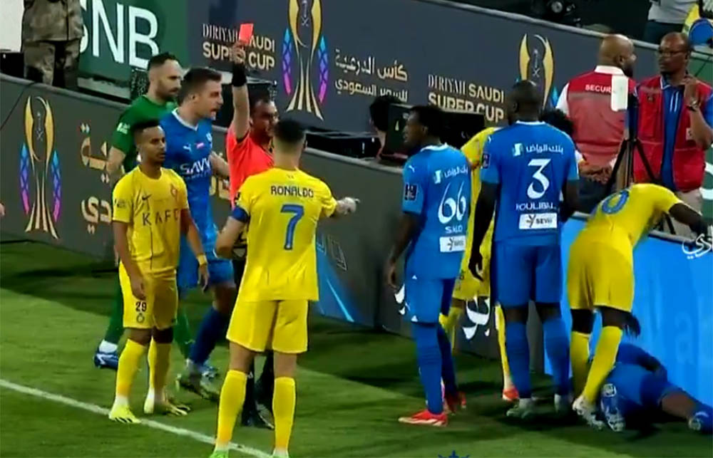 अल हिलाल सुपर कपको फाइनलमा, रोनाल्डोले पाए रातो कार्ड