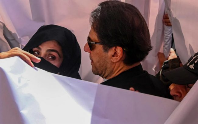 इमरान खान दम्पतिको १० वर्षको जेल सजाय उच्च अदालतद्वारा स्थगित