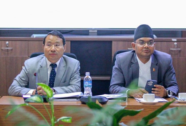 अर्थ मन्त्रालयमा विश्व बैंक र एसियाली विकास बैंकसँग बैठक