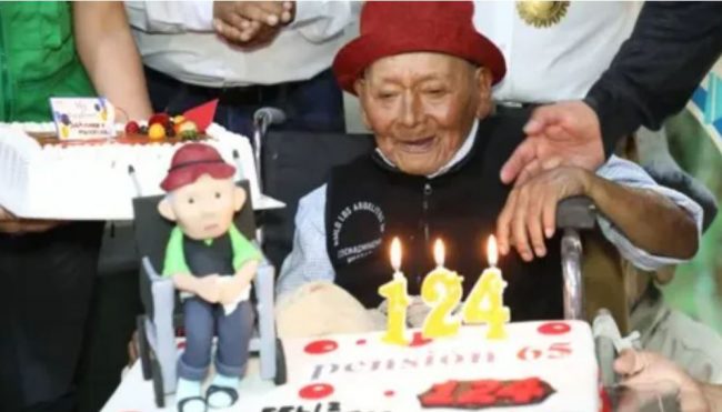 पेरुमा भटिए संसारकै सबैभन्दा वृद्ध व्यक्ति, मनाए १२४ औं जन्मोत्सब
