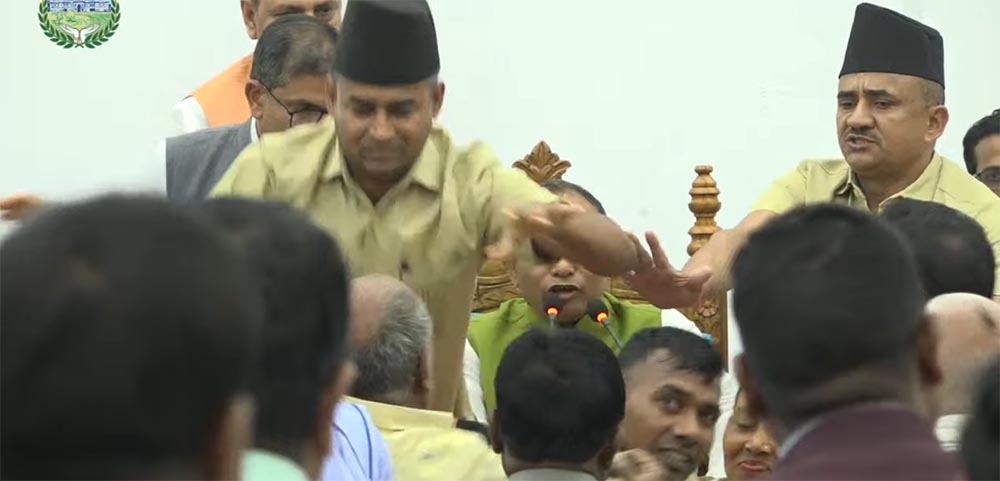 मधेश प्रदेशसभामा झडप, बैठक फेरि स्थगित