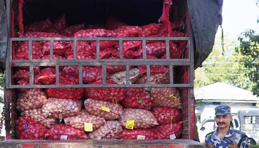 १० हजार ४ सय किलो प्याजसहितको गाडी नियन्त्रणमा
