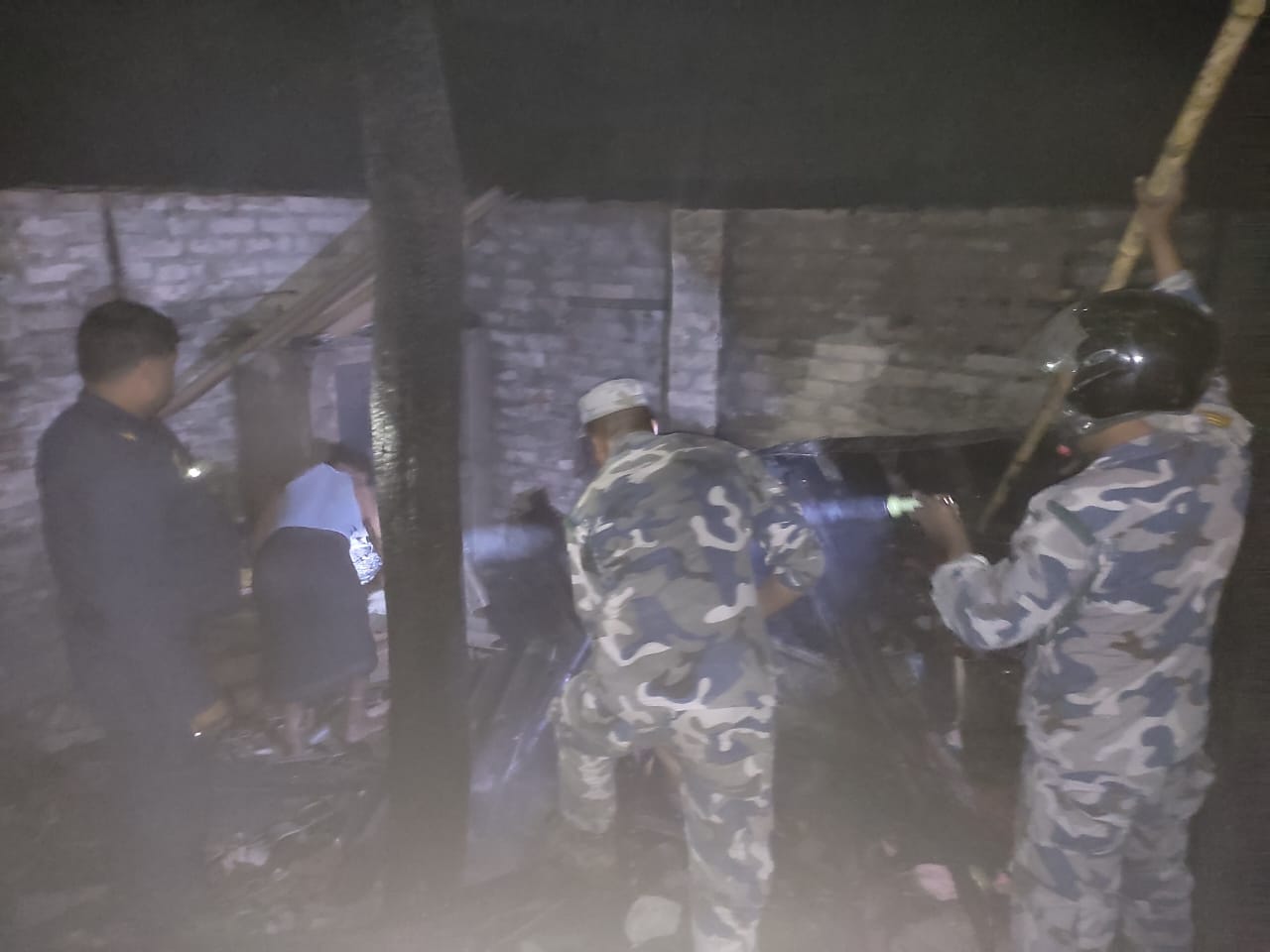 रौतहट राजदेवीमा एक घरमा आगलागी, झण्डै १२ लाखको क्षती