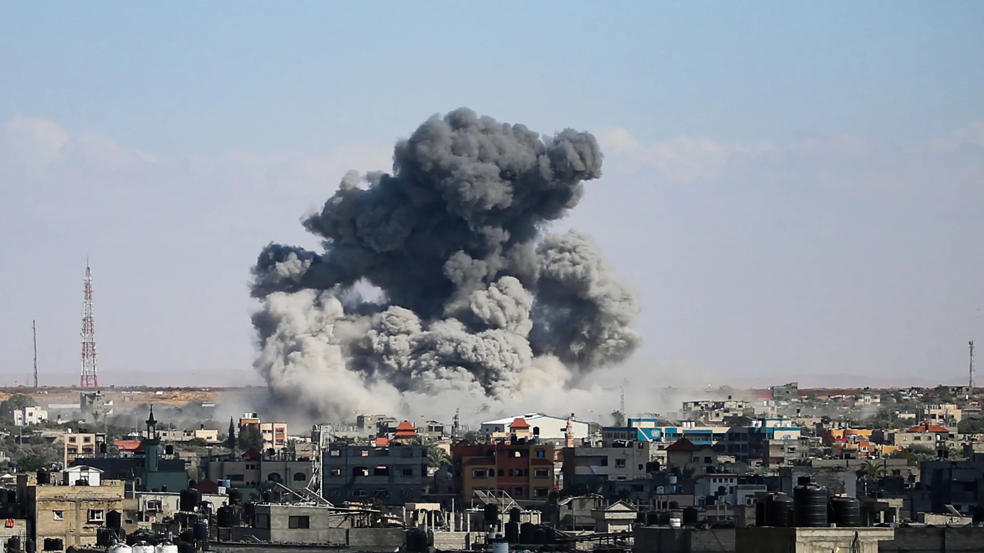 इजरायलद्वारा युद्धविराम अस्वीकार, १० लाख मानिसले शरण लिएको रफाहमा आक्रमण सुरु