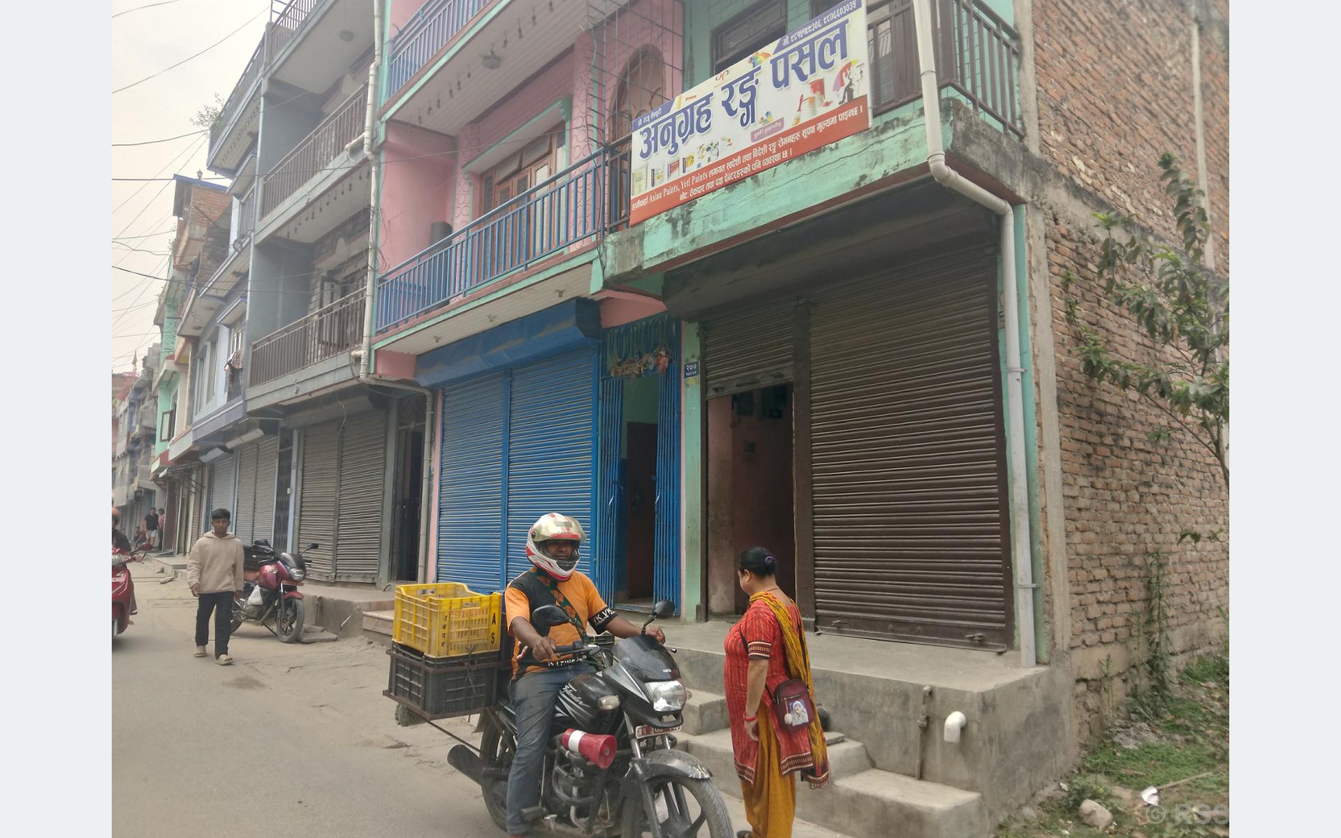 विश्व मजदुर दिवस : घर निर्माण ठप्प भएपछि वैकल्पिक पेसा अपनाउन मजदुर बाध्य