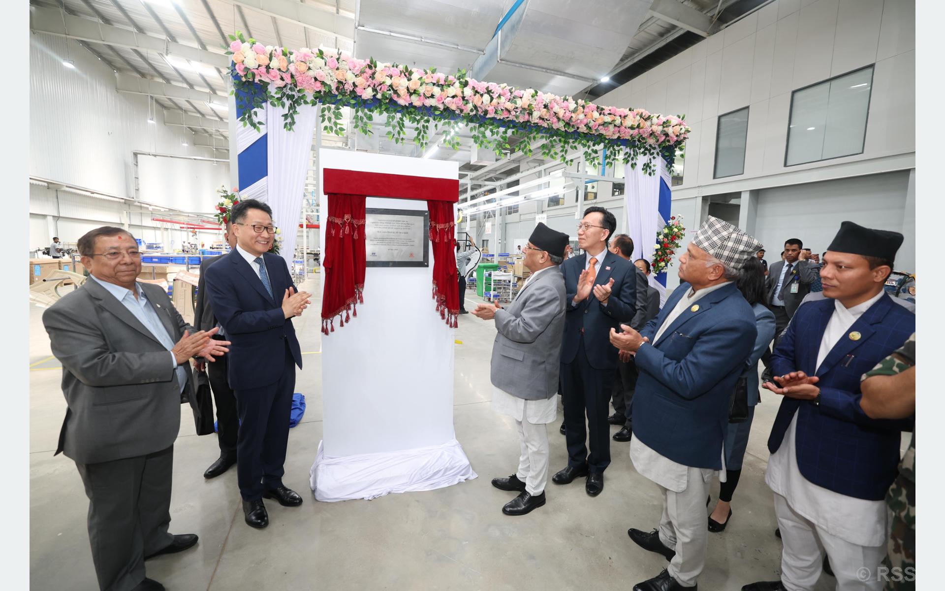 लगानी सहजीकरण र सुरक्षित गर्न सरकार प्रतिबद्ध छः प्रधानमन्त्री