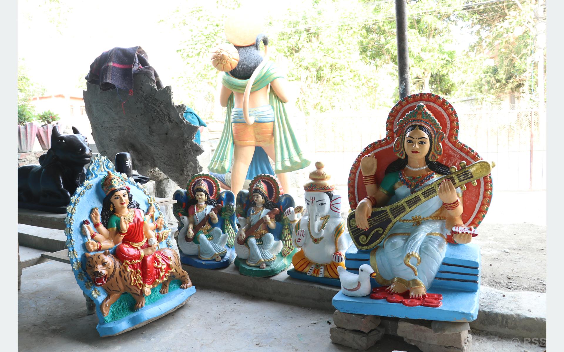 कपिलवस्तुका मगर दम्पतीलाई घोराहीमा मूर्ति बनाउन भ्याइनभ्याइ