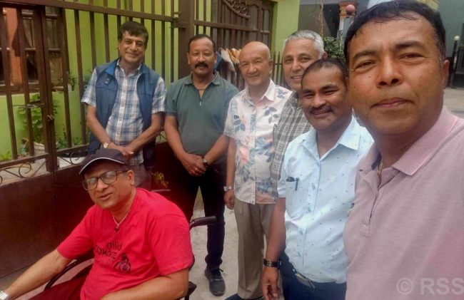वरिष्ठ पत्रकार बुढाथोकीलाई ‘मिडिया प्वाइन्ट सम्मान-२०८१’ प्रदान