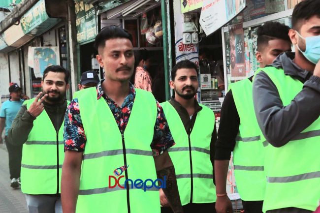 गृहमन्त्रीको घोषणा कार्यान्वयनमा, सडकमा खटिए मापसे गर्ने सवारी चालक (तस्बिरहरु)