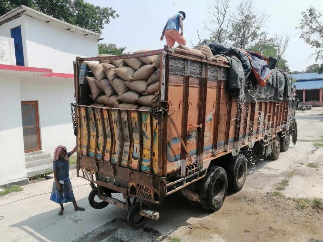 करीब ३० हजार किलो चिनीसहितको ट्रक नियन्त्रणमा