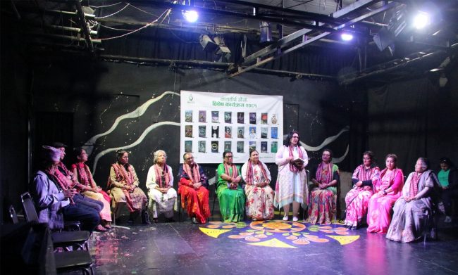 लेखन कुञ्जद्वारा समाजसेवी महिलालाई सम्मान