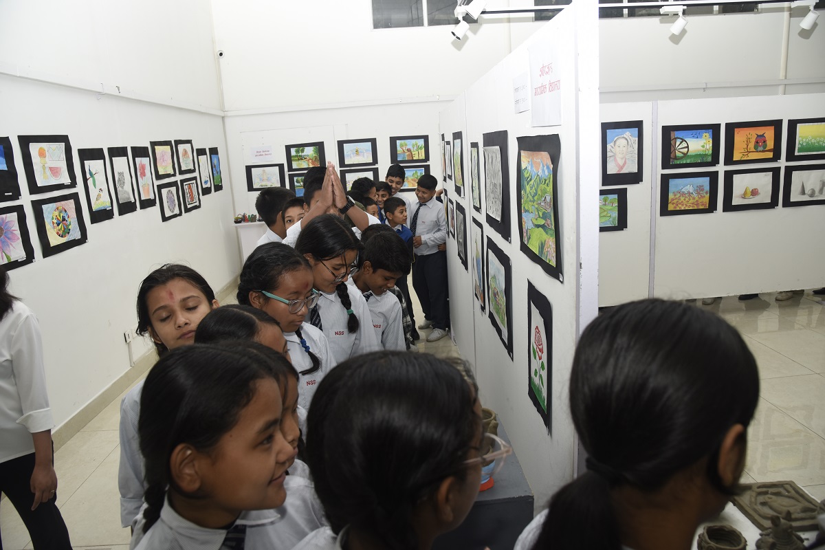 ‘चित्रकला’ र ‘मूर्तिकला’ बाट सिपसँगै जीवनको रंग पहिचान गर्दै विद्यार्थी