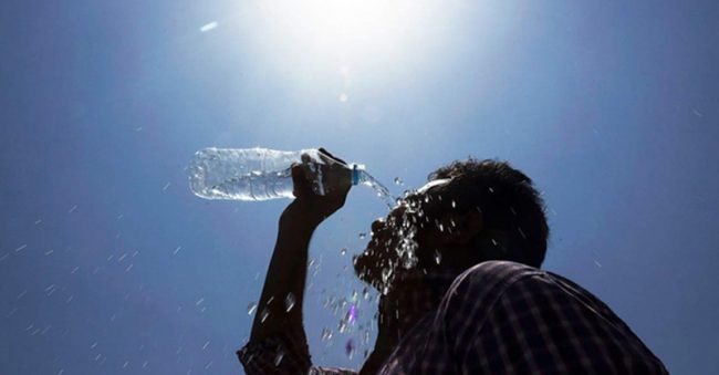 भारतको दिल्लीमा अहिलेसम्मकै उच्च गर्मी, तापक्रम ५२.३ डिग्री