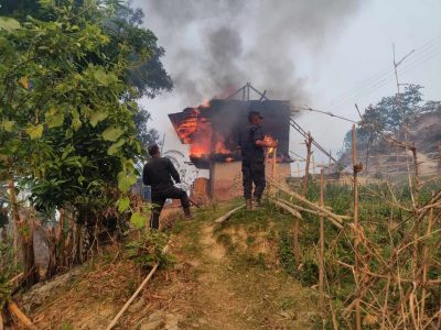 सोलुखुम्बुमा डढेलोले दश घर जले, दर्जनौं पशुचौपाया हताहत