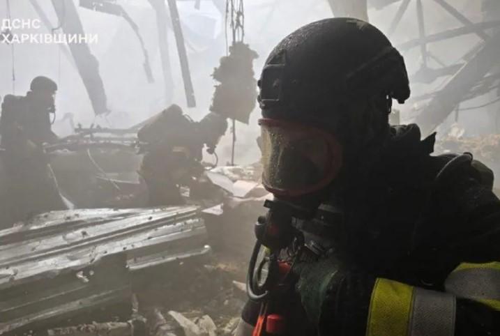 युक्रेनको खार्किभमा रुसी मिसाइल आक्रमणमा परी सात जनाको मृत्यु, दर्जनौं घाइते