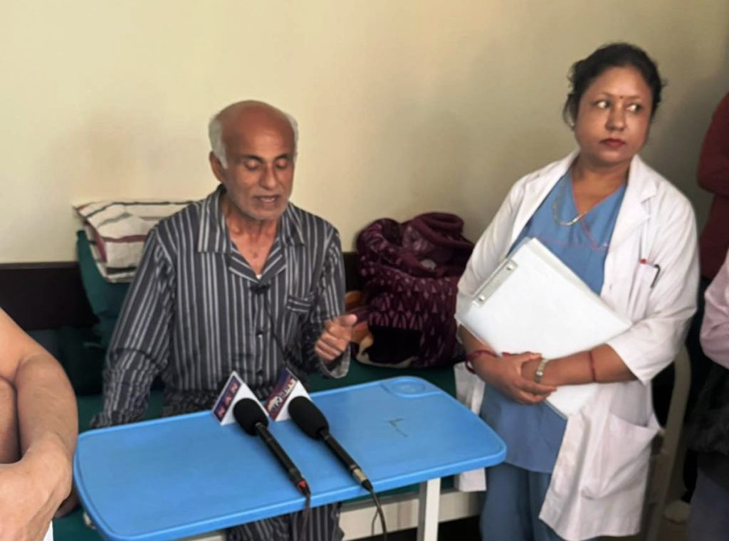 डा. गोविन्द केसीले तोडे अनसन