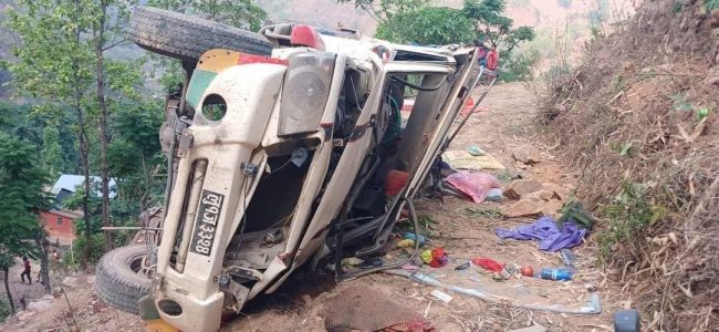 जीप दुर्घटनामा दुई जनाको मृत्यु, तेह्र घाइते